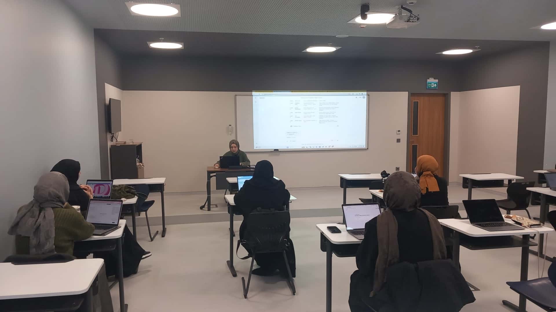 Öğrencilerimize Yönelik “NotebookLM ile Derinlemesine Öğrenme ve Akademik Çalışma Stratejileri” Eğitimi Başarıyla Gerçekleştirildi
