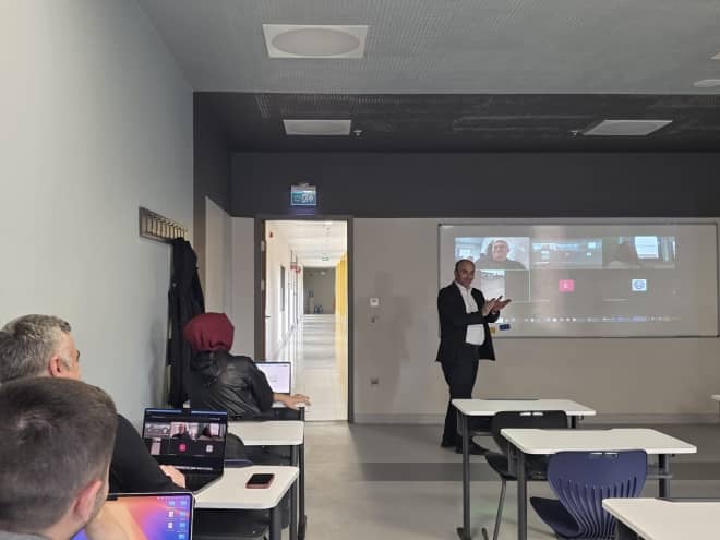 Eğitim Teknolojilerinde Öncü Adım: CILT-AI Koordinasyonunda HyFlex Sınıf Deneyimi